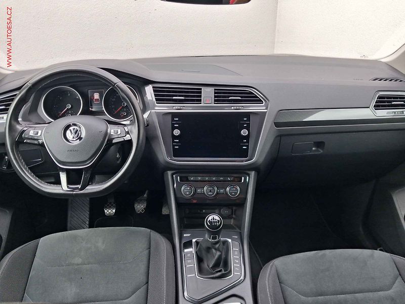Volkswagen Tiguan (2019) 2.0 TDi, Highline, LED, navi - fotka 8 z 21