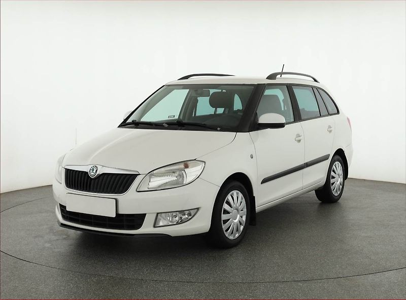 Škoda Fabia (2012) 1.2 TSI, po STK, udržované - fotka 2 z 12