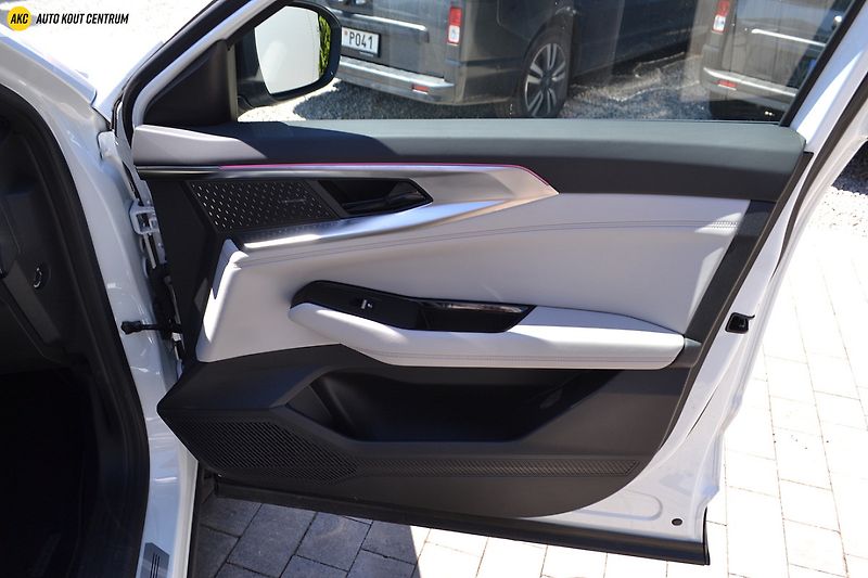 Renault Espace ICONIC E-TECH FULL HYBRID 200k - fotka 21 z 73