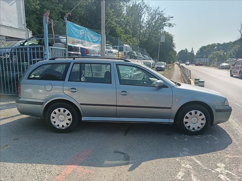 Škoda Octavia 1,9 TDi  Advance - fotka 13 z 19