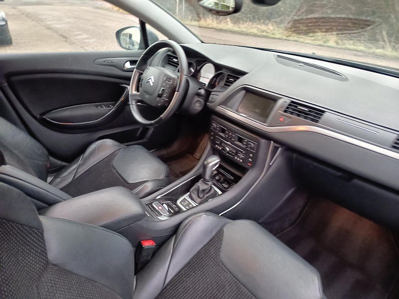 Citroën C5 (2011) 1.6i Automat - fotka 38 z 43