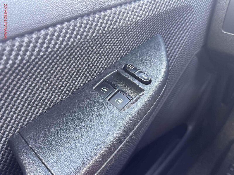 Škoda Fabia (2005) 1.2HTP, 1.maj,ČR - fotka 11 z 14
