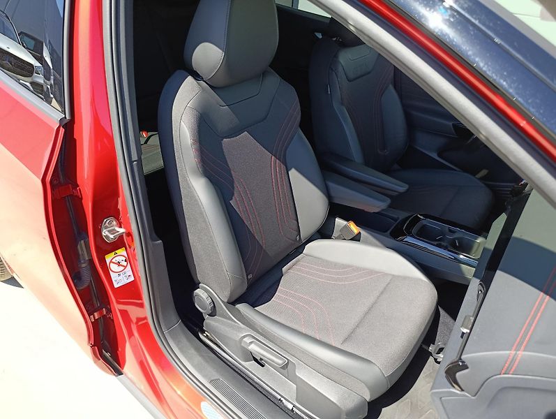 Volkswagen ID.4 GTX 220kW 4MOTION 82kWh - fotka 19 z 32