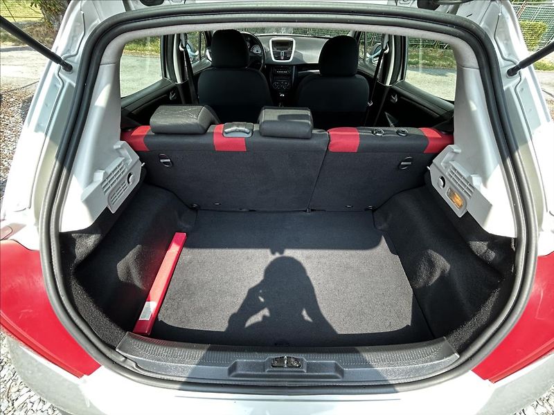 Peugeot 207 1,4 i  Klima,ISOFIX,CentrálDO - fotka 33 z 42