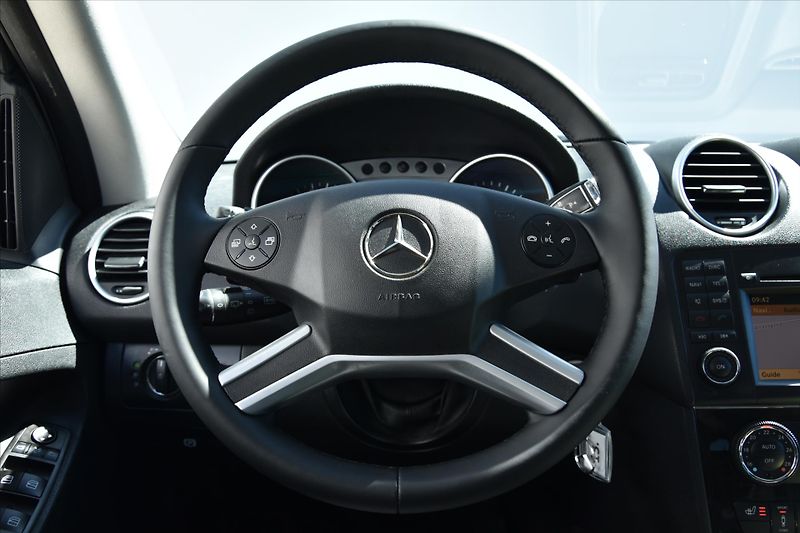 Mercedes-Benz Třídy M ML 350 CDI 4MATIC VZDUCH ČR - fotka 14 z 28
