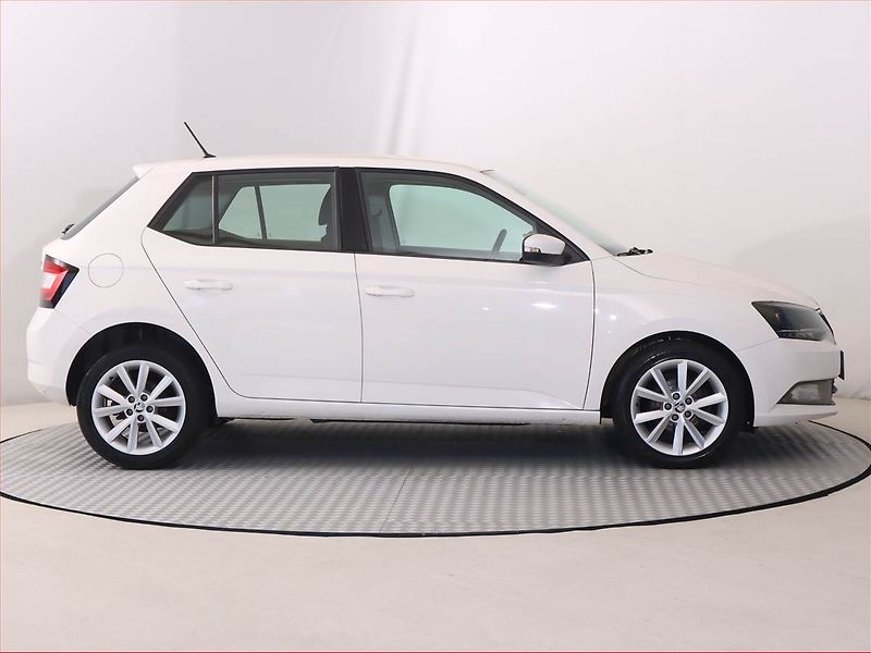 Škoda Fabia (2017) Style 1.4 TDI, Serv.kniha - fotka 6 z 20