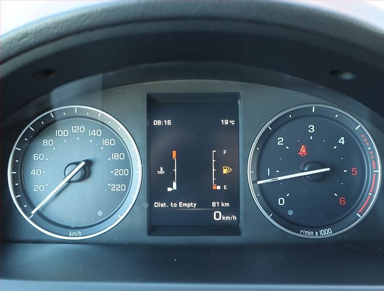 Land Rover Freelander (2014) 2.2 TD4, Tempomat - fotka 11 z 18