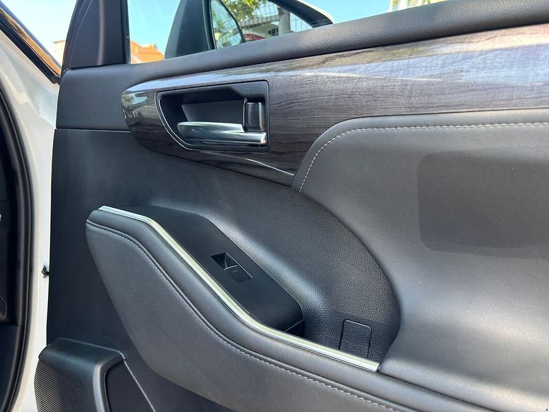 Toyota Highlander 2.5HEV e-CVT.CZ.DPH.PRESTIGE.1 - fotka 30 z 49