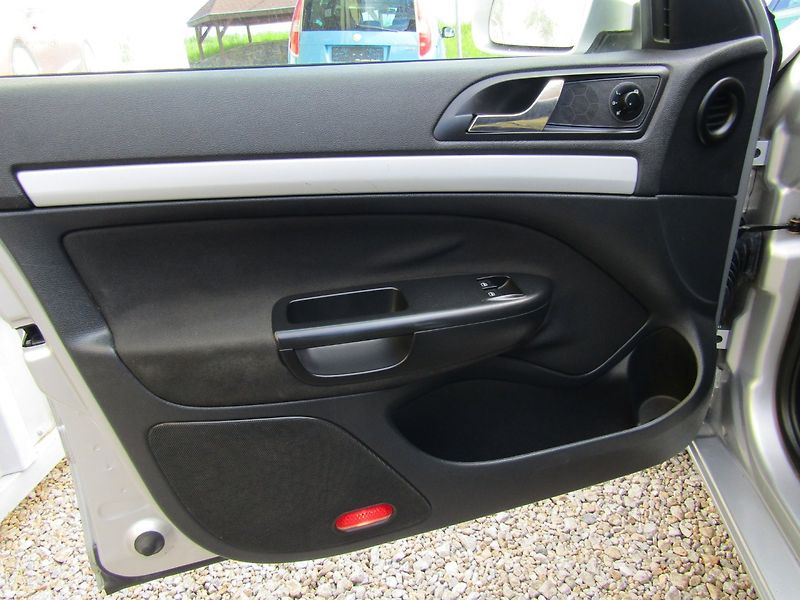 Škoda Octavia (2009) 1.9 TDI 77kW BXE BEZ DPF - fotka 18 z 36