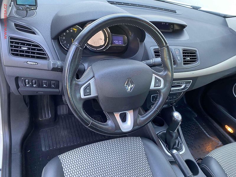 Renault Fluence (2012) 1.6 16V, AAC, tempo - fotka 12 z 16