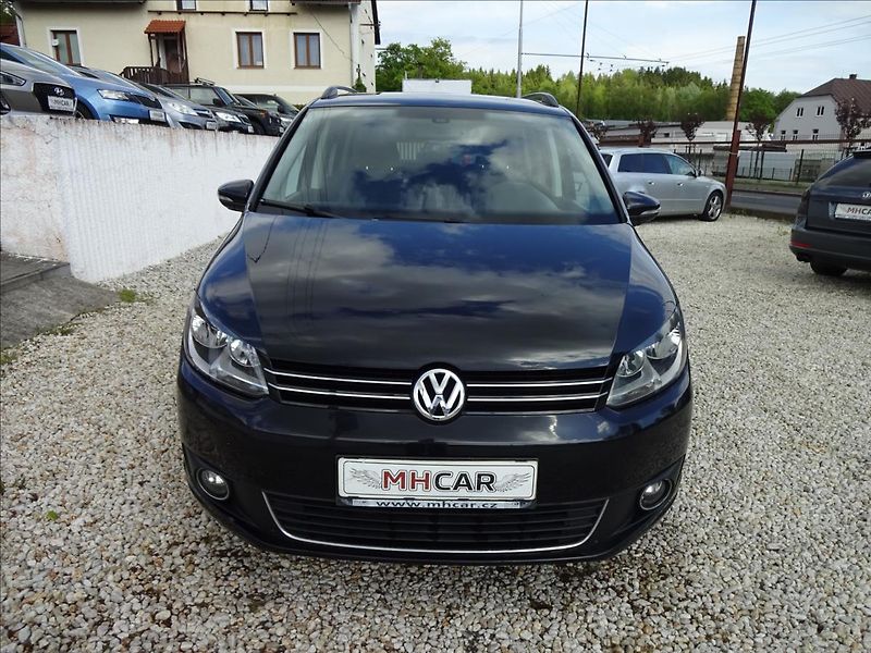 Volkswagen Touran 2,0 TDI 103kW 7.MÍST - fotka 2 z 55