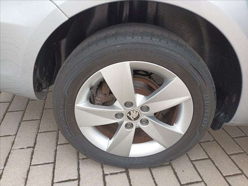 Škoda Fabia 1,6 TDI,77KW,1MAJ,TAŽNÉ,VÝHŘEV - fotka 25 z 37