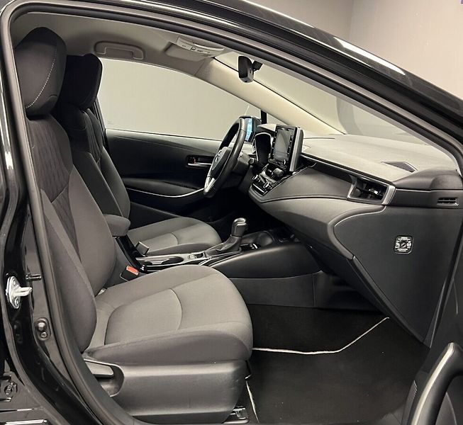 Toyota Corolla 1,8 Hybrid AT Comfort Style Te - fotka 9 z 16