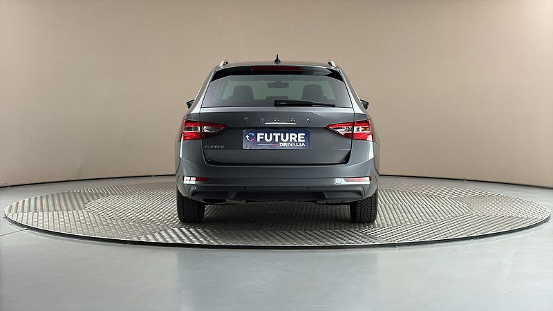 Škoda Superb 2.0 TDI DSG Style Combi - fotka 5 z 28