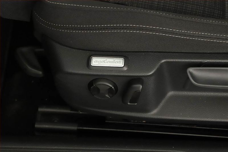 Volkswagen Passat (2019) 2.0 TDI, Automat, Navi - fotka 11 z 17