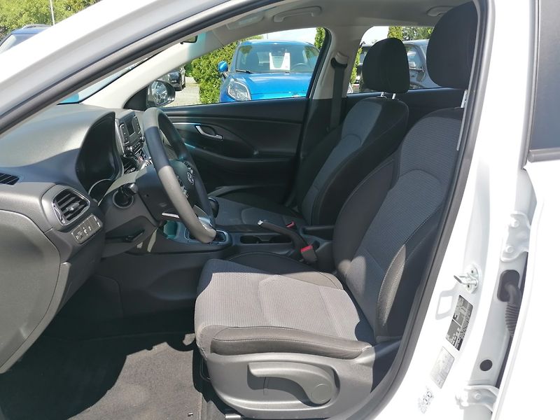 Hyundai i30 (2022) 1.0 T-GDi 88kw ČR, DPH - fotka 9 z 19