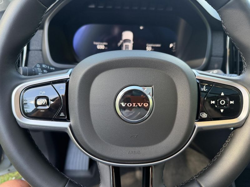 Volvo XC90 T8 ULTRA DARK,AWD,360,POLESTAR - fotka 15 z 31