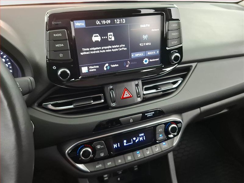 Hyundai i30 (2023) Comfort 1.0 T-GDI, Automat, ČR - fotka 12 z 21