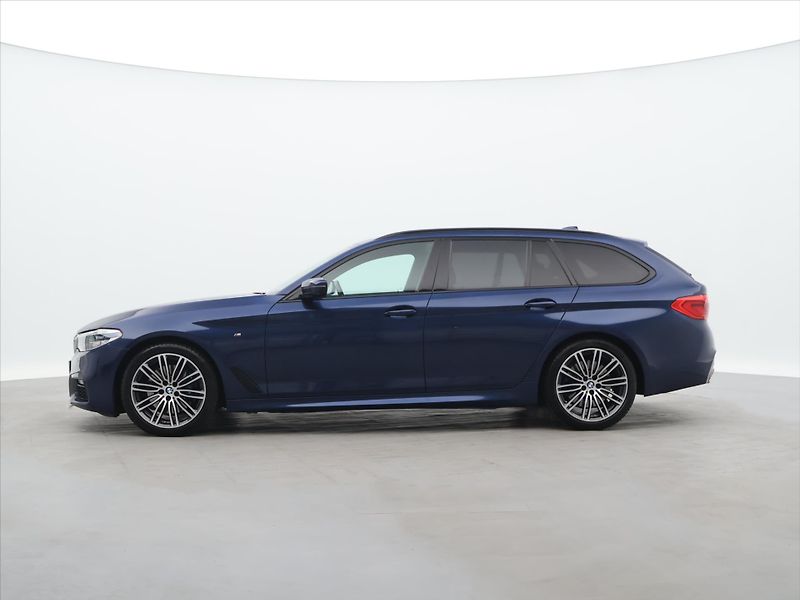 BMW Řada 5 3,0 530d xDrive 195kW M-paket - fotka 4 z 34