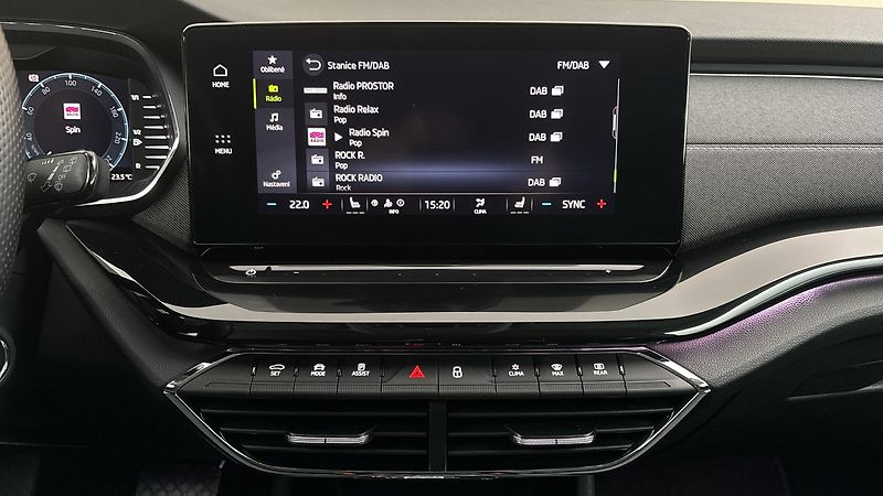 Škoda Octavia 2.0 TDI DSG Style Combi - fotka 11 z 25