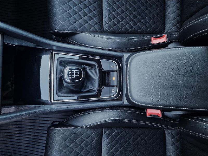 Škoda Karoq 2.0TDI Style, původ ČR,1.Maj. - fotka 35 z 50