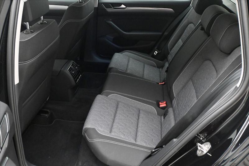 Volkswagen Passat 2,0 TDI 110 kW DSG Business Zá - fotka 14 z 32