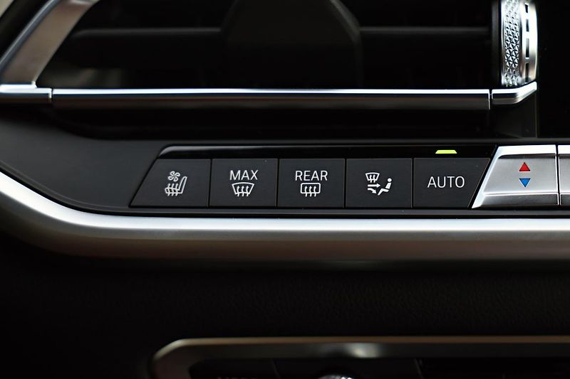 BMW X5 xDrive30d - fotka 16 z 17