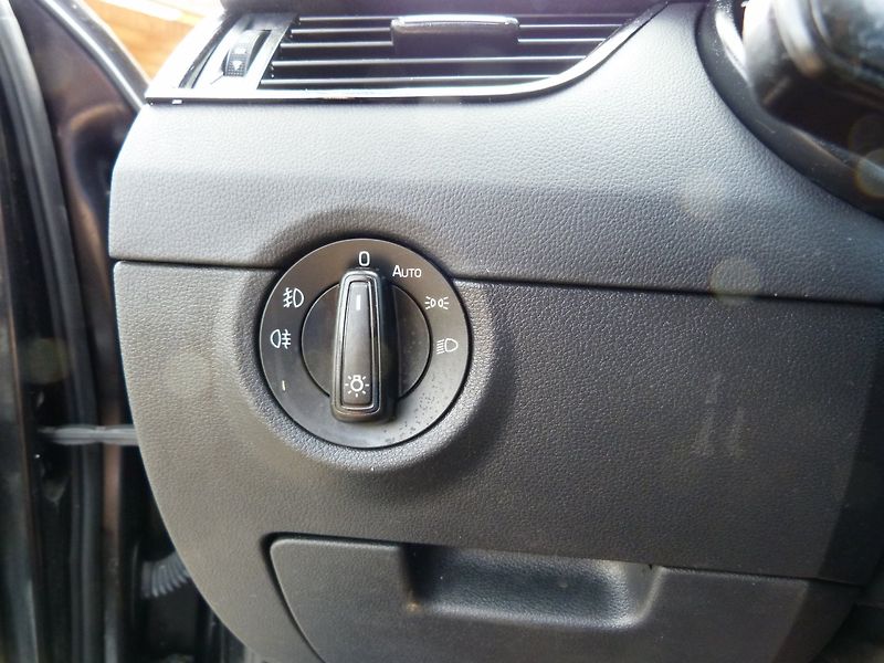 Škoda Octavia 2.0 TDI JOJ - fotka 20 z 27