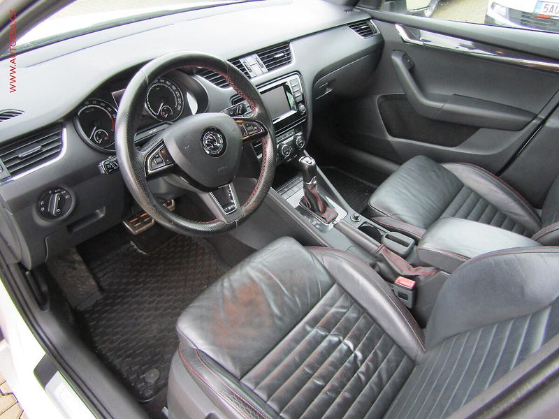 Škoda Octavia (2014) 2.0 TDi, ČR, RS, DSG, bixen - fotka 9 z 17