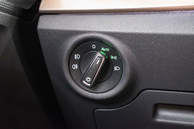 Škoda Kamiq 1.6 TDI STYLE*KESSY*ČR 1.MAJ - fotka 15 z 40