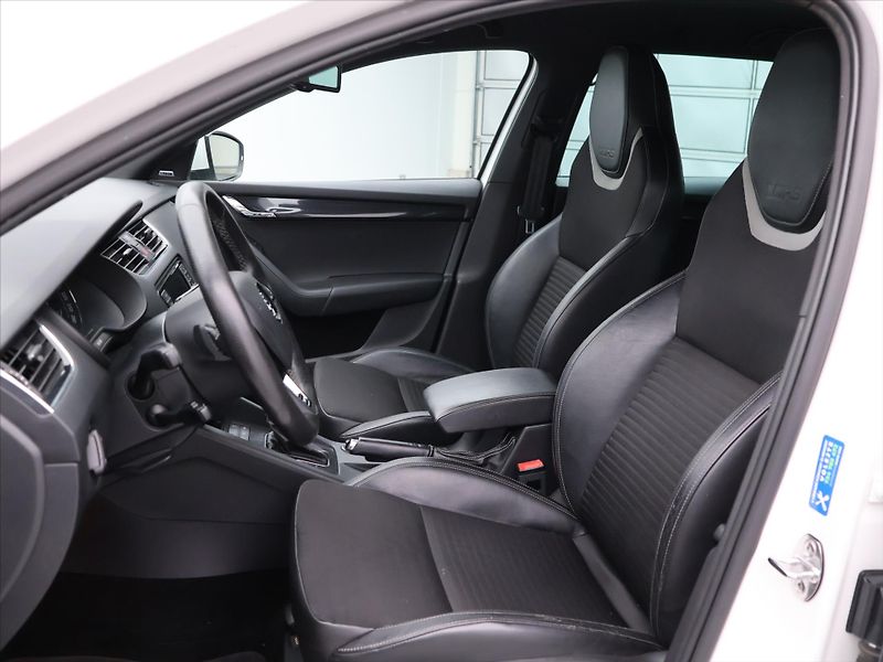 Škoda Octavia RS 2.0 TDI 135kW DSG - fotka 12 z 35