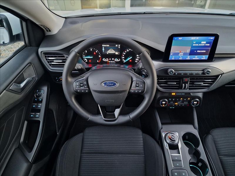 Ford Focus 1.5TDCI Titanium,ČR,1.Majitel - fotka 12 z 46