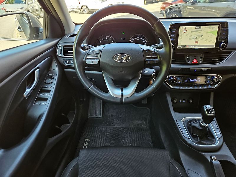 Hyundai i30 1,4 T-GDi 103kW, Style, 1.maj. - fotka 14 z 36