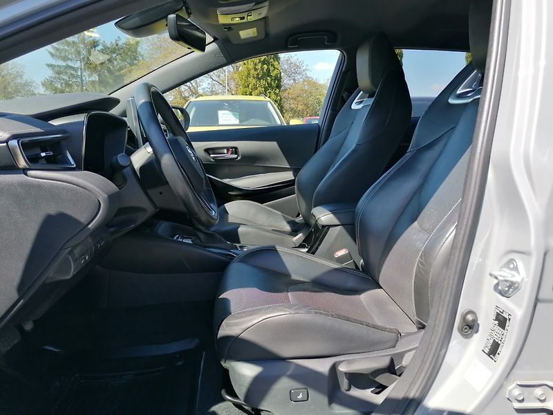 Toyota Corolla (2021) 1.8 Hybrid Executive,Head-up - fotka 9 z 33