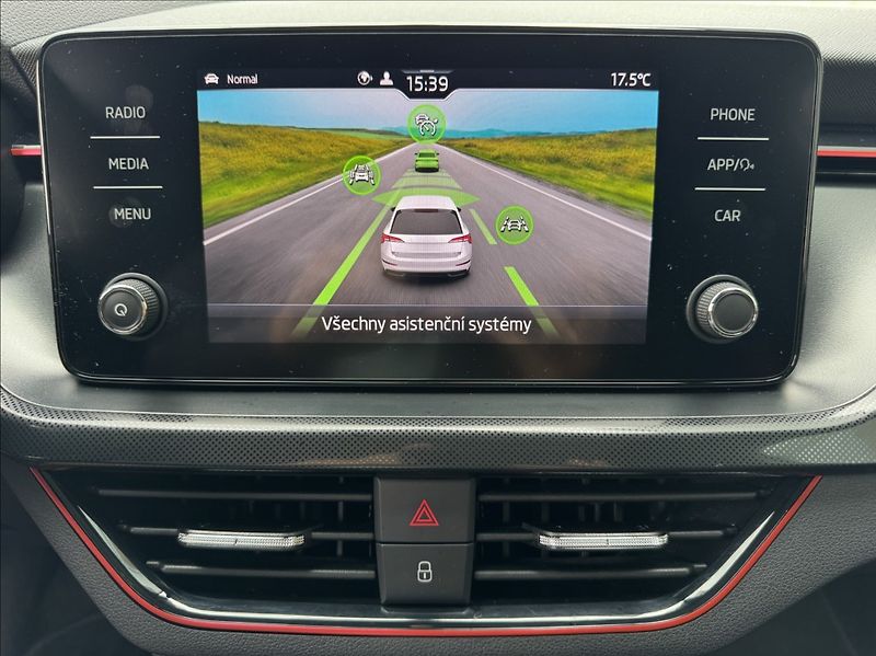 Škoda Scala 1,5 TSI DSG Monte Carlo DPH ČR - fotka 42 z 50