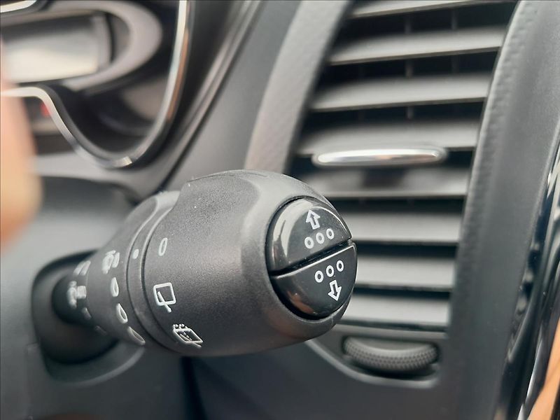 Renault Captur 1,2TCe 88kW AUTOMAT - fotka 43 z 56
