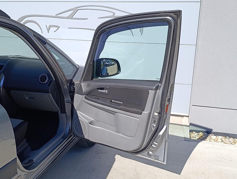 Suzuki SX4 1.6VVT-i 88kW 4X4  - fotka 25 z 29
