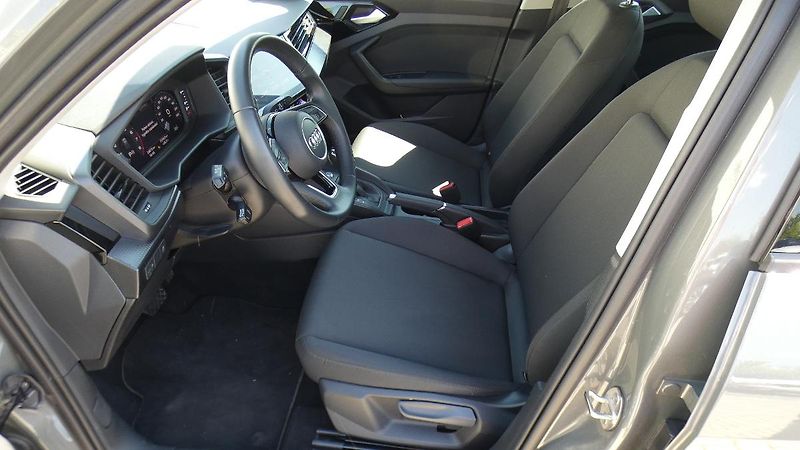 Audi A1 35 TFSI S-line Stronic - fotka 18 z 22