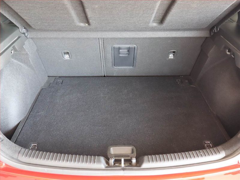 Hyundai i30 (2019) N-Line 1.4 T-GDI, Serv.kniha - fotka 13 z 19