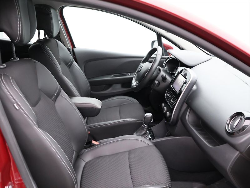 Renault Clio 1.2 TCe 87kW Intens Aut. LED - fotka 11 z 32