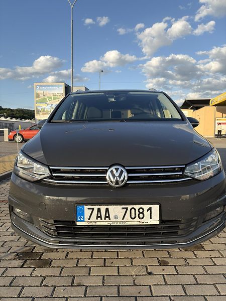 Volkswagen Touran (2018) 2.0 TDi Highline - fotka 5 z 16