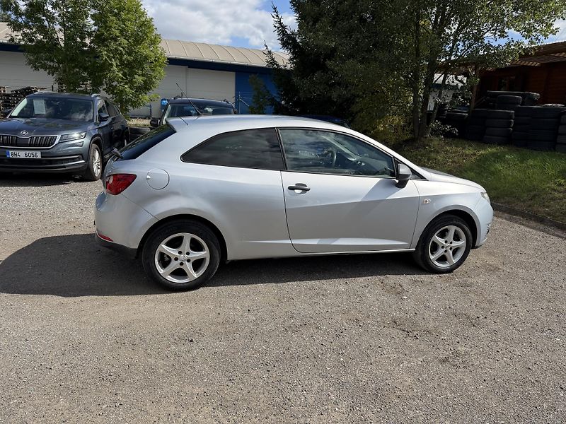 Seat Ibiza 1.4i - fotka 7 z 22