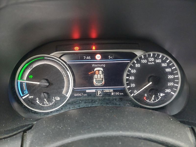 Nissan Juke (2022) 1.6Hybrid Tekna - fotka 10 z 28