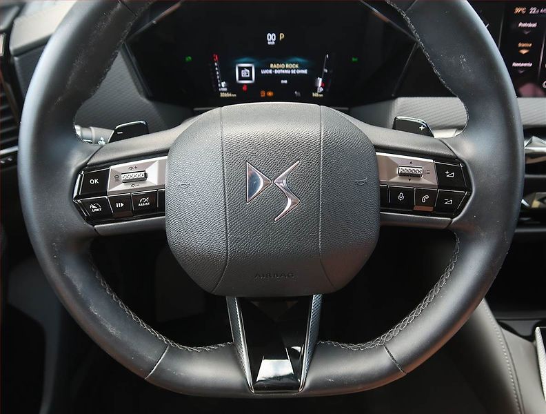 DS Automobiles DS4 (2023) Cross Rivoli 1.2 PureTech - fotka 17 z 22