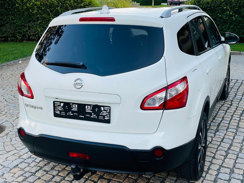 Nissan Qashqai 2.0i KAMERA TAŽNÉ SERVISKA 7M - fotka 14 z 45