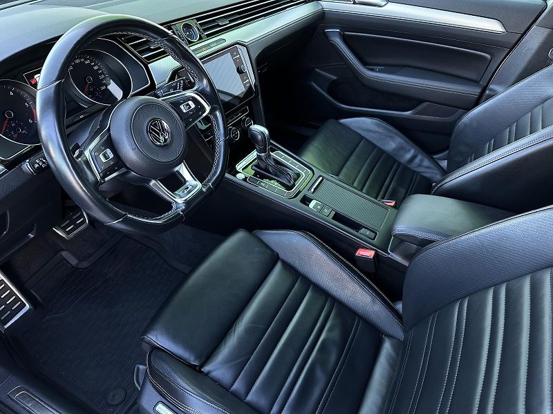 Volkswagen Passat 2.0TDi 4Motion DSG R-Line KAME - fotka 15 z 45