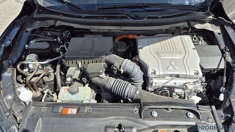 Mitsubishi Eclipse CROSS 2,4 MIVEC 4WD - fotka 10 z 18