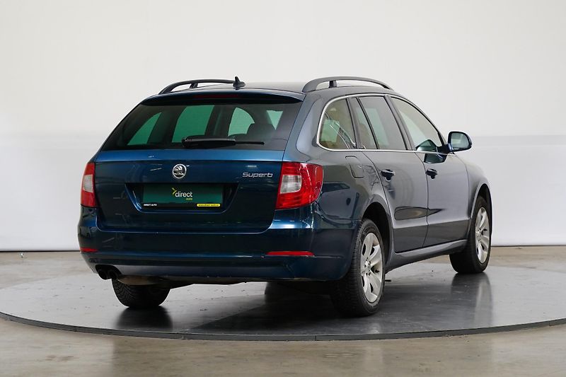 Škoda Superb - fotka 2 z 24