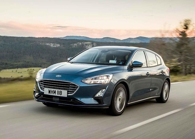 Během letních měsíců zlevňoval hlavně Citroën.