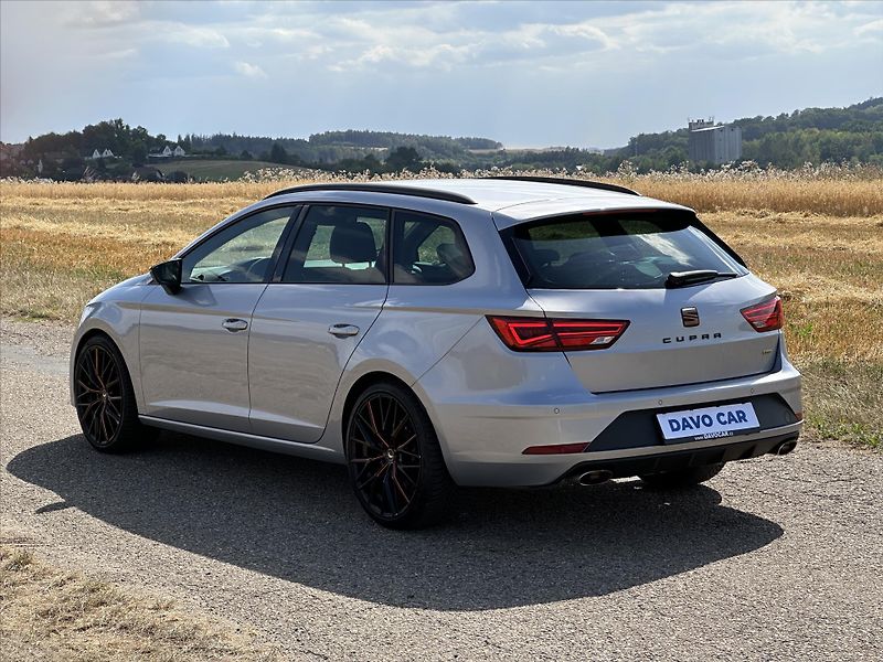 Seat Leon 2,0 TSI Cupra 221kW 4Drive DSG - fotka 5 z 32